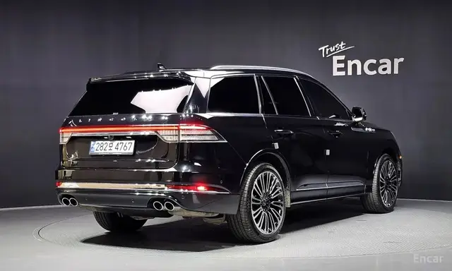 LINCOLN AVIATOR BLACK LAVEL 2023