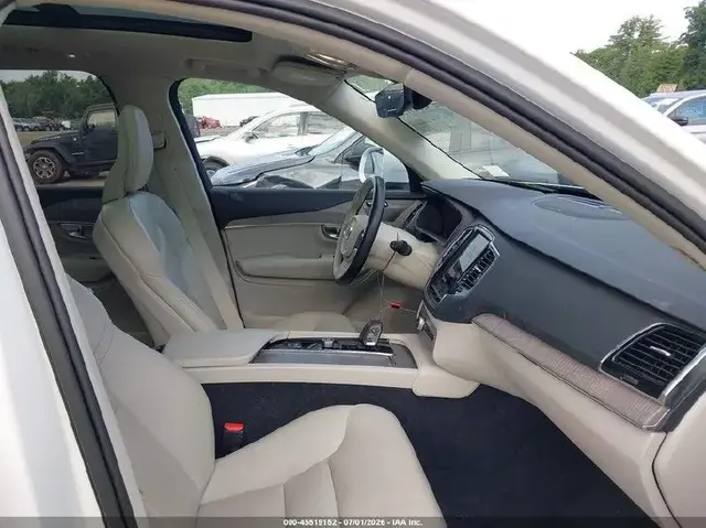 VOLVO XC90 2023