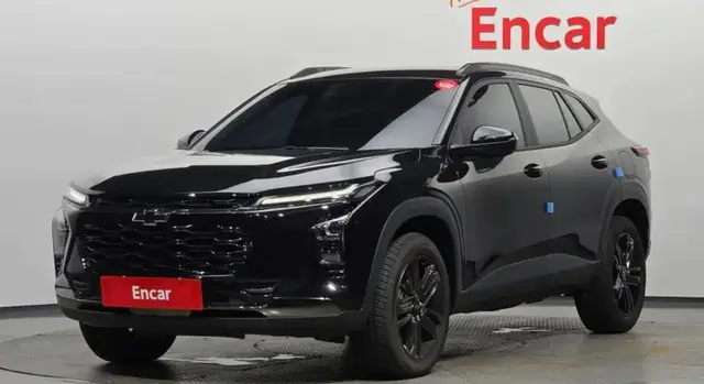 CHEVROLET TRAX CROSSOVER ACTIV (ЧЕРНЫЙ ГЛЯНЕЦ АГРЕССИВНЫЙ ВНЕДОРОЖНЫЙ ОБВЕС ТЕМНЫЕ ДИСКИ) 2023