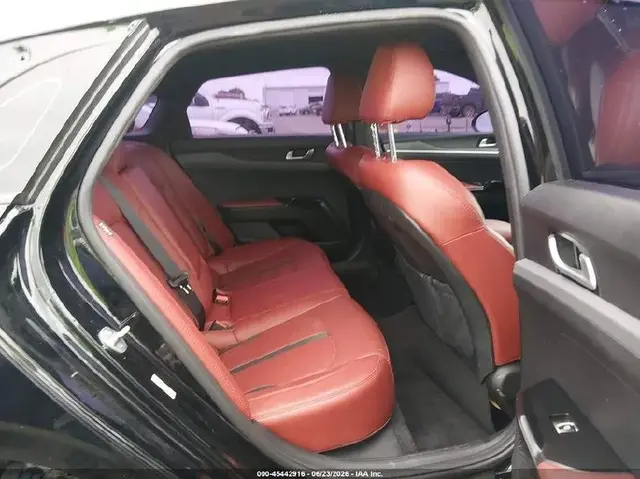 KIA K5 GT-LINE АГРЕССИВНЫЙ ОБВЕС СПОРТИВНЫЕ КРЕСЛА И ПРЕМИАЛЬНАЯ ОТДЕЛКА САЛОНА 2023