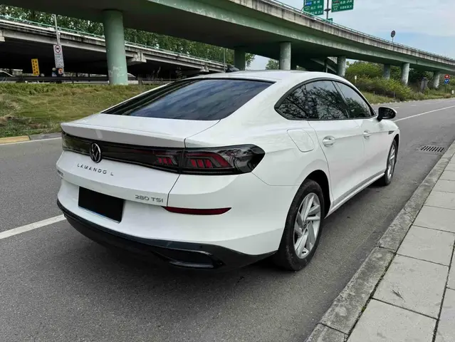 VOLKSWAGEN LAMANDO L FLAGSHIP EDITION 2023