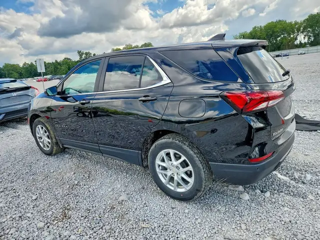 CHEVROLET EQUINOX ПРАКТИЧНЫЙ ЧЕРНЫЙ ЦВЕТ ВЕРСИЯ LT С БОГАТЫМ ОСНАЩЕНИЕМ (ЛИТЫЕ ДИСКИ СОВРЕМЕННЫЙ МУЛЬТИМЕДИЙНЫЙ КОМПЛЕ 2022