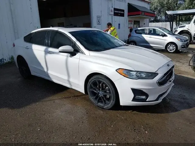 FORD FUSION 2019
