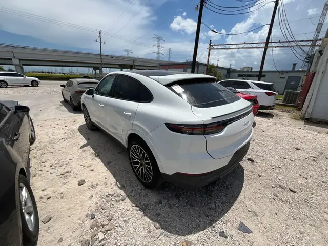 PORSCHE CAYENNE COUPE 2021