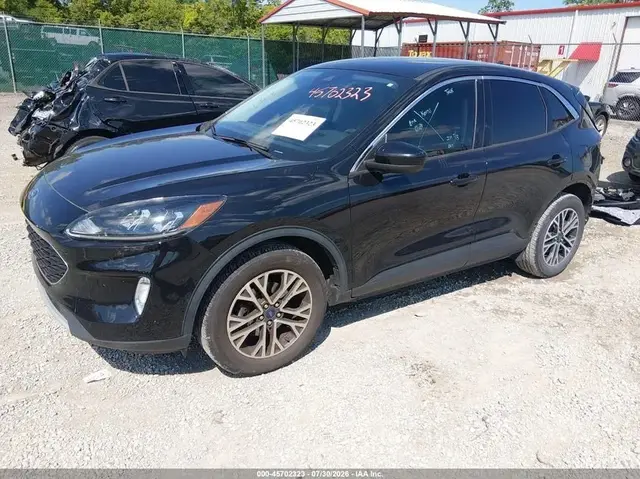 FORD ESCAPE SEL 2022