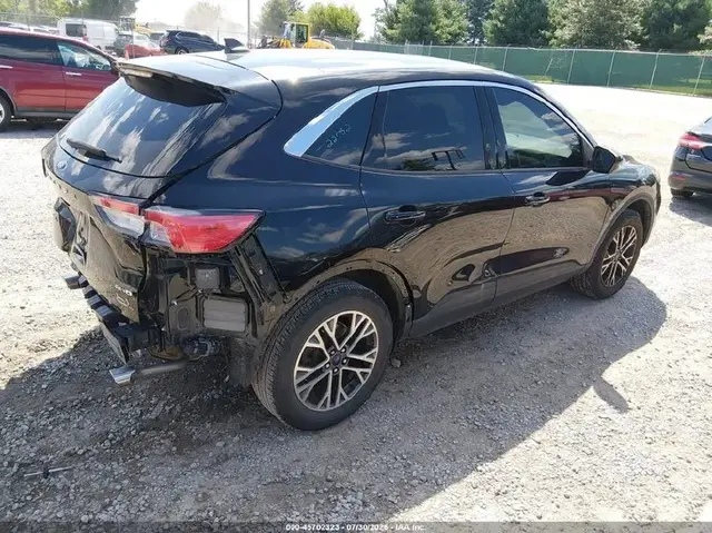 FORD ESCAPE SEL 2022