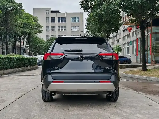 TOYOTA RAV4 FASHION PLUS 2023