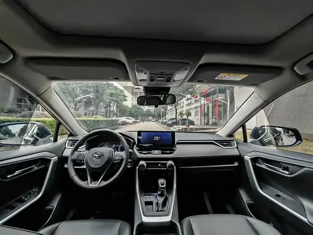 TOYOTA RAV4 FASHION PLUS 2023