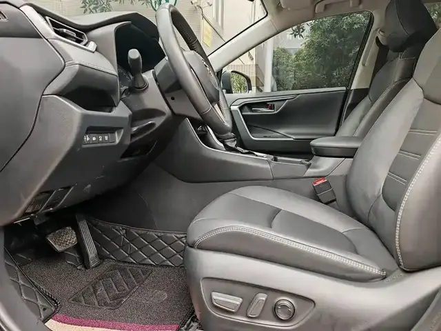 TOYOTA RAV4 FASHION PLUS 2023