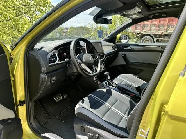 VOLKSWAGEN T-ROC 2023