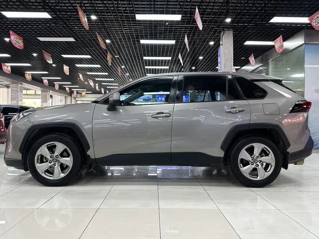 TOYOTA RAV4 2022