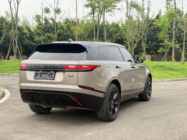 LAND ROVER VELAR P250 BLACK COLLECTION 2021