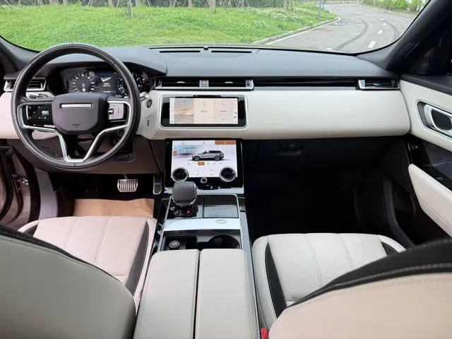 LAND ROVER VELAR P250 BLACK COLLECTION 2021