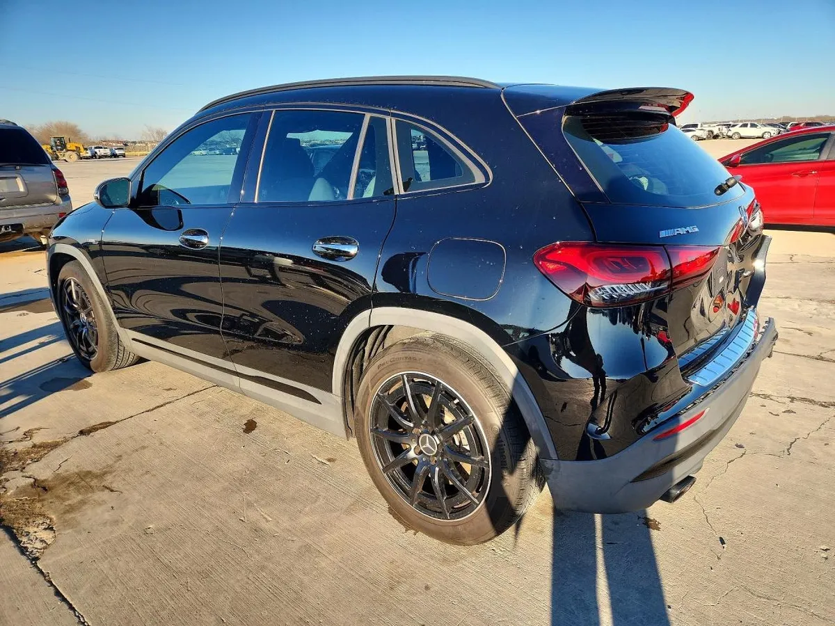 MERCEDES-BENZ GLA 35 AMG 2023