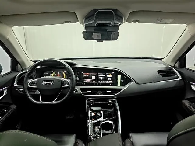 GEELY TUGELLA 2022