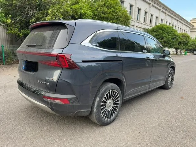 HYUNDAI CUSTO FLAGSHIP EDITION TOP PREMIUM 2022