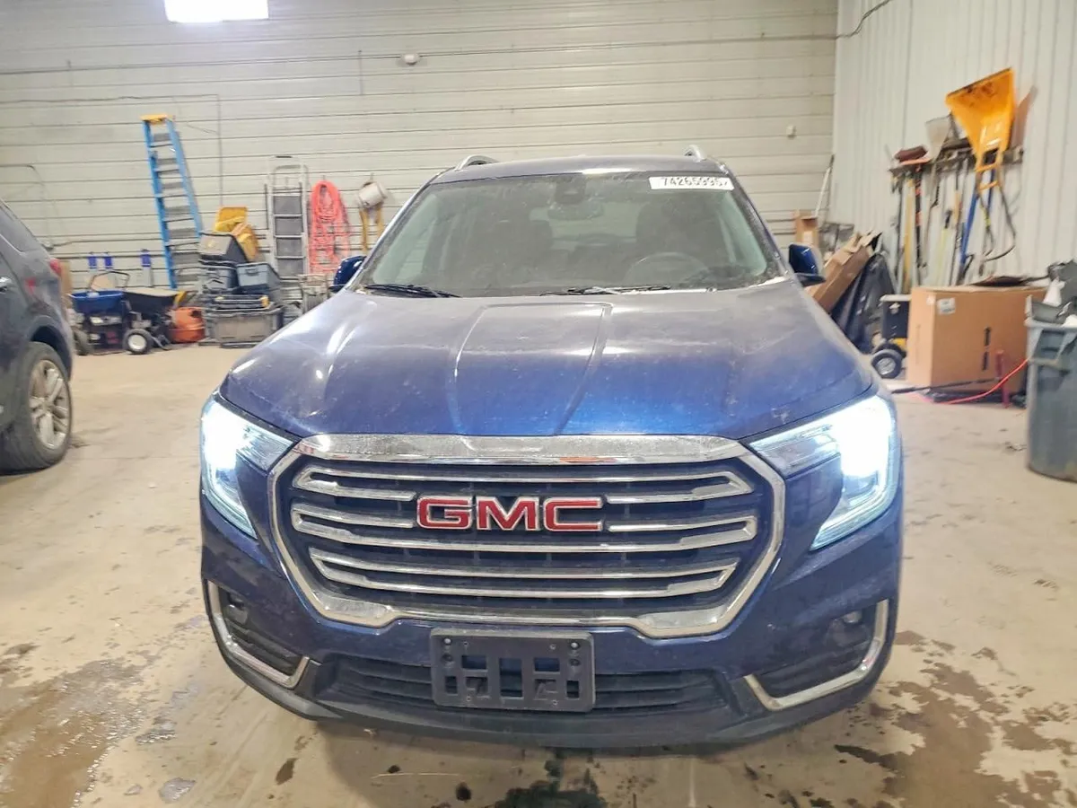 GMC TERRAIN SLT 2023
