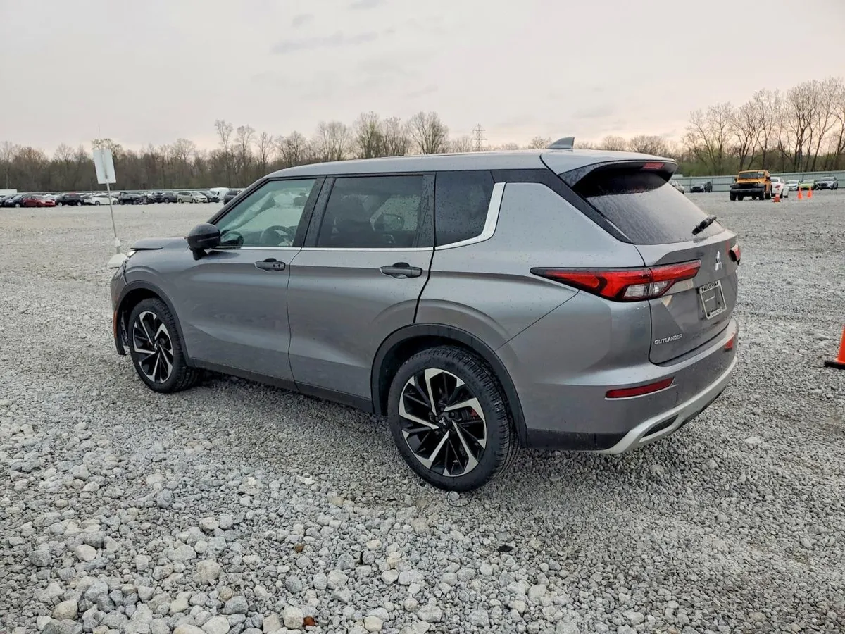 MITSUBISHI OUTLANDER SE 2022