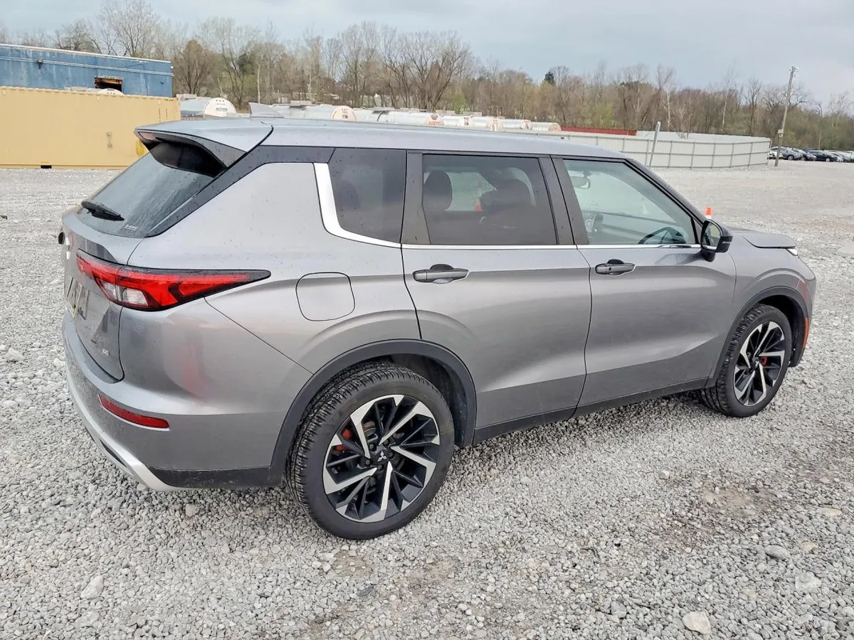 MITSUBISHI OUTLANDER SE 2022