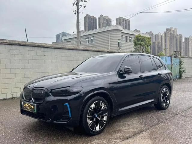 BMW 2022 CREATIVE COLLAR 2022