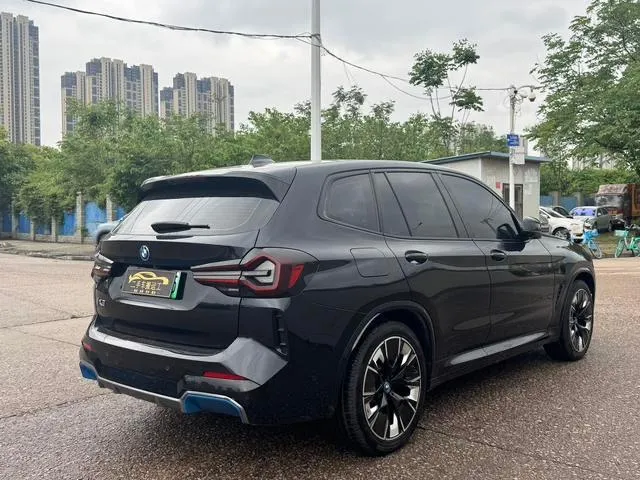 BMW 2022 CREATIVE COLLAR 2022