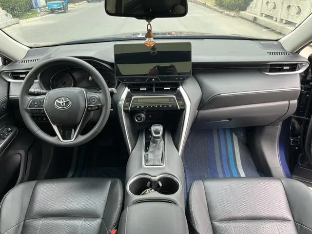 TOYOTA HARRIER 2022