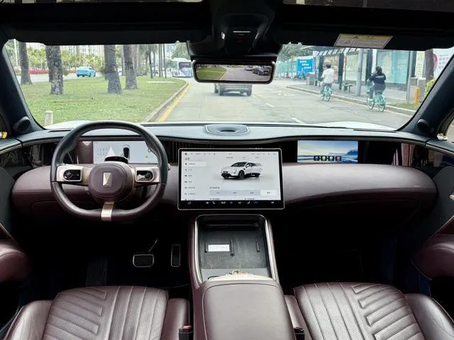 AVATR 11 LUXURY 2022