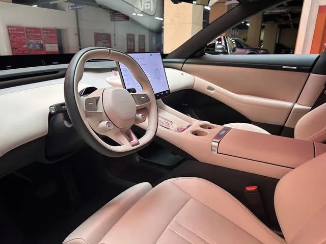 XIAOMI YU7 LIFE 2025