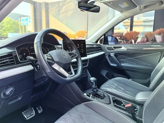 VOLKSWAGEN TIGUAN L R-LINE PREMIUM 2022