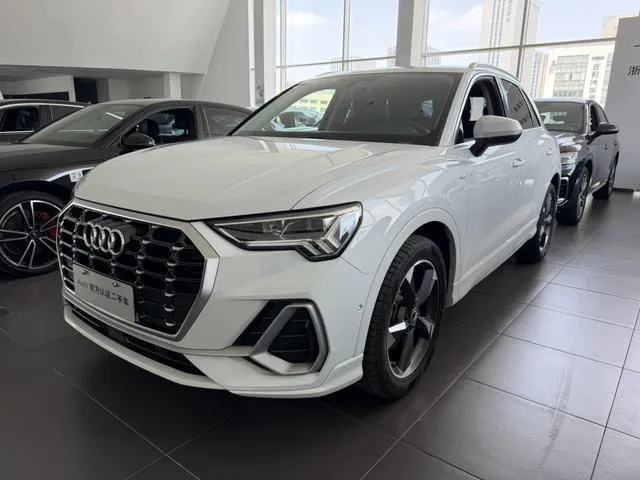 AUDI Q3 2021