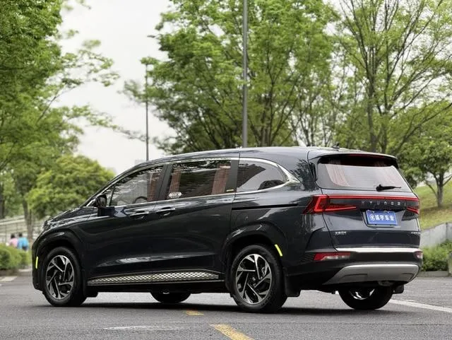 HYUNDAI CUSTO PREMIUM EDITION LUX 2022