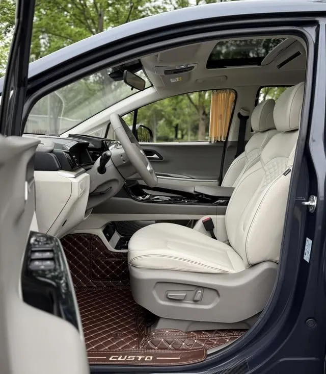 HYUNDAI CUSTO PREMIUM EDITION LUX 2022
