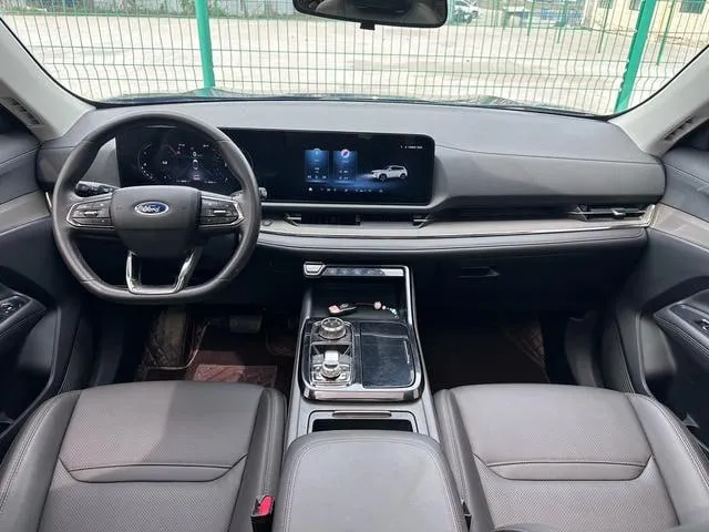 FORD EQUATOR PLATINUM EDITION 2023
