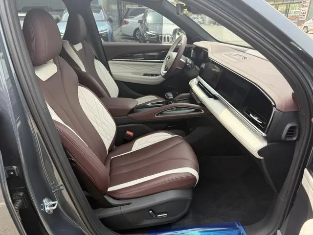 GEELY MONJARO 2022