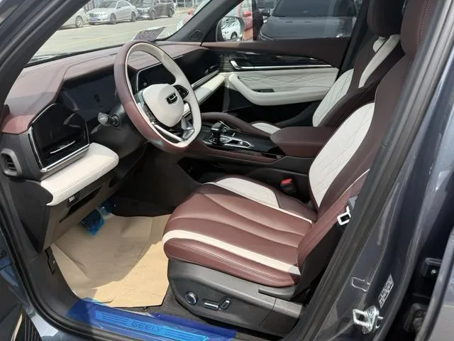 GEELY MONJARO 2022