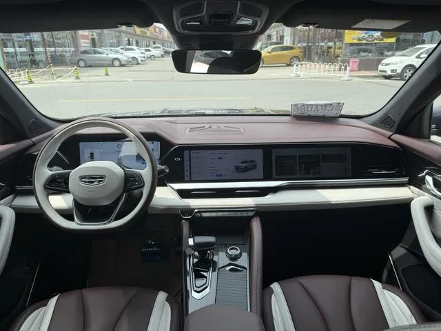 GEELY MONJARO 2022