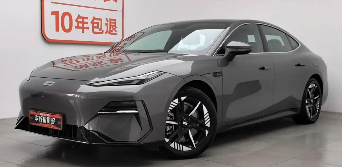 GEELY GALAXY E8 2024