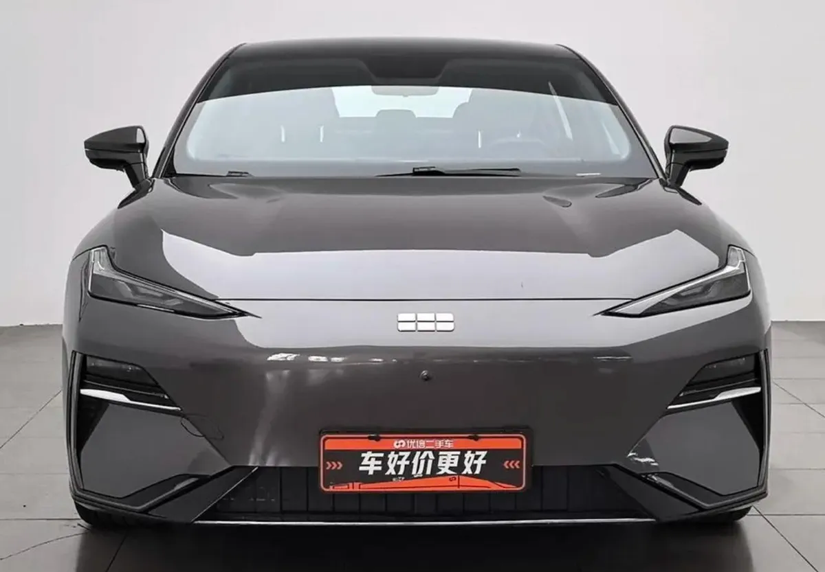 GEELY GALAXY E8 2024