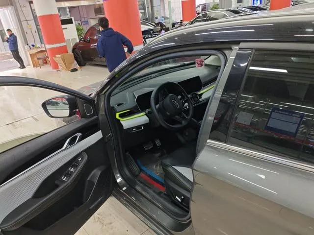 GEELY COOLRAY КОЖАНЫЙ САЛОН 2023