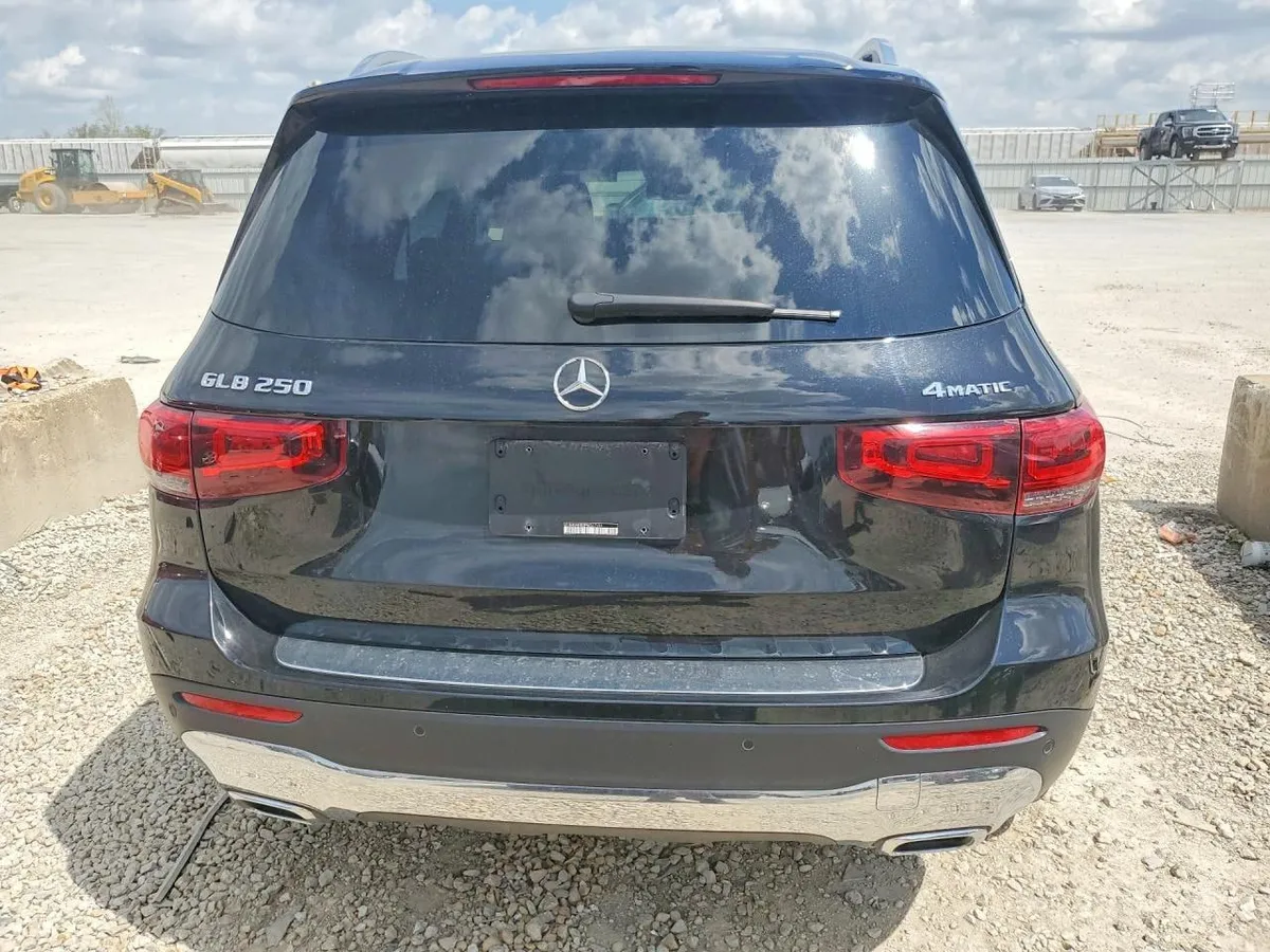 MERCEDES-BENZ GLB 250 4MATIC 2023