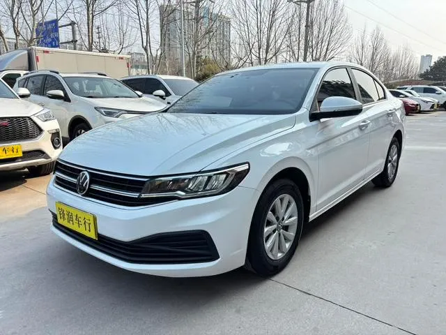VOLKSWAGEN BORA 2022