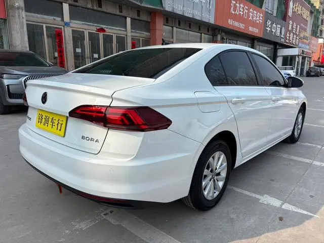 VOLKSWAGEN BORA 2022