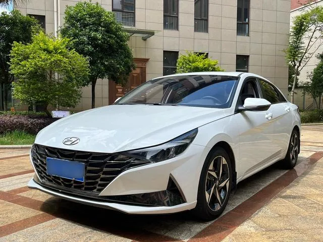HYUNDAI ELANTRA PREMIUM 2022