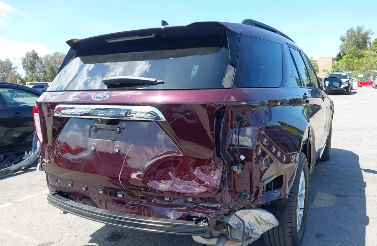 FORD EXPLORER XLT 2023
