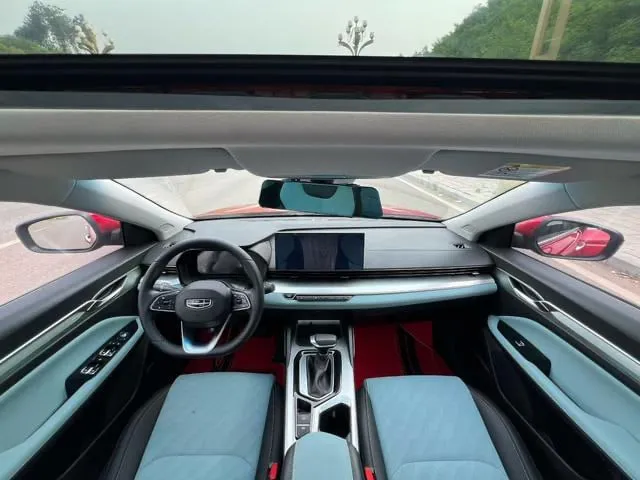 GEELY EMGRAND L 2022