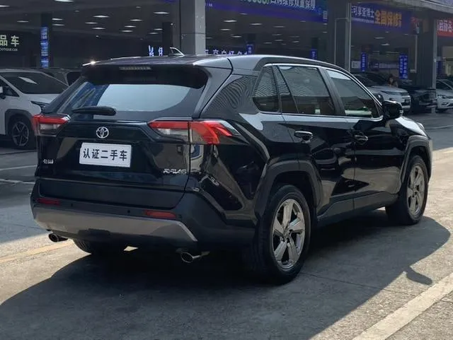 TOYOTA RAV4 FASHION EDITION 2022