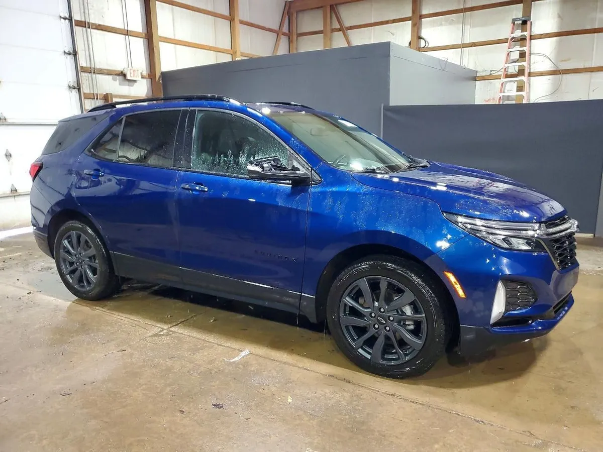 CHEVROLET EQUINOX RS (БЕЗ ПОВРЕЖДЕНИЙ) 2022