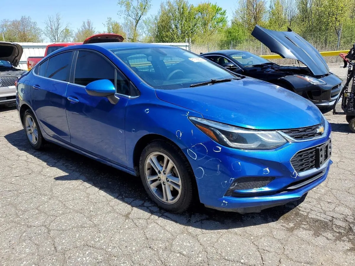 CHEVROLET CRUZE LT 2017