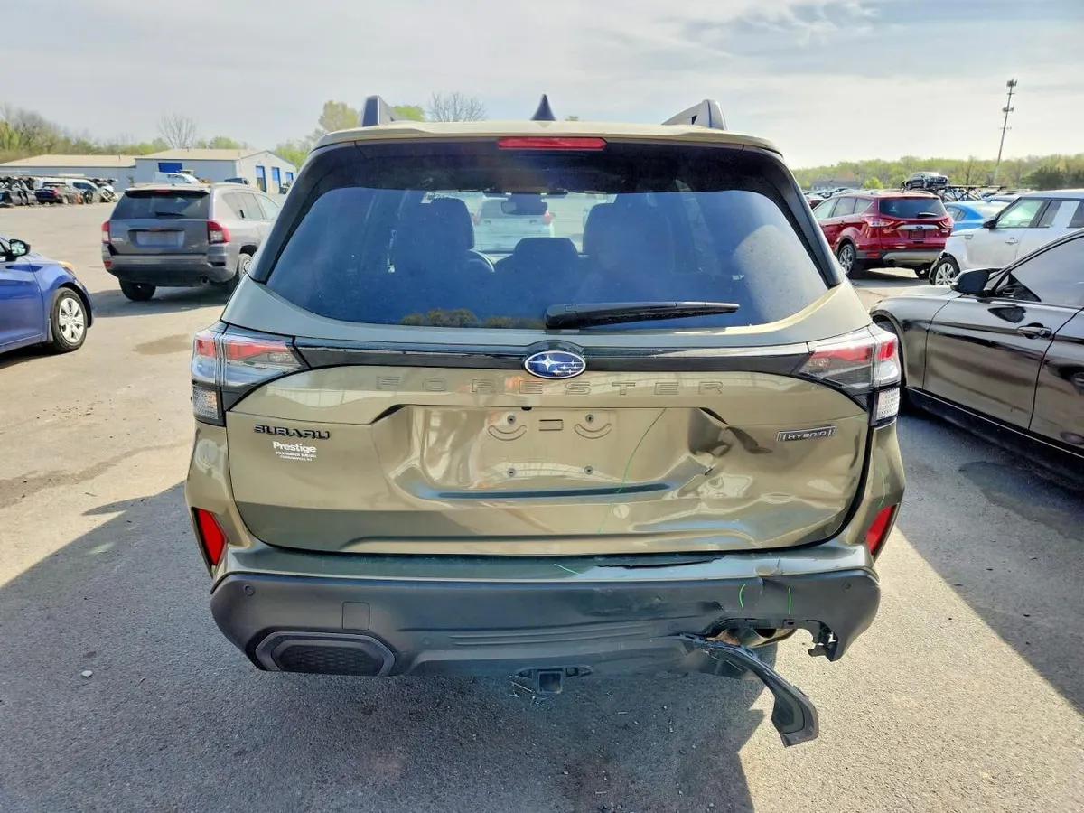 SUBARU FORESTER LIMITED 2025