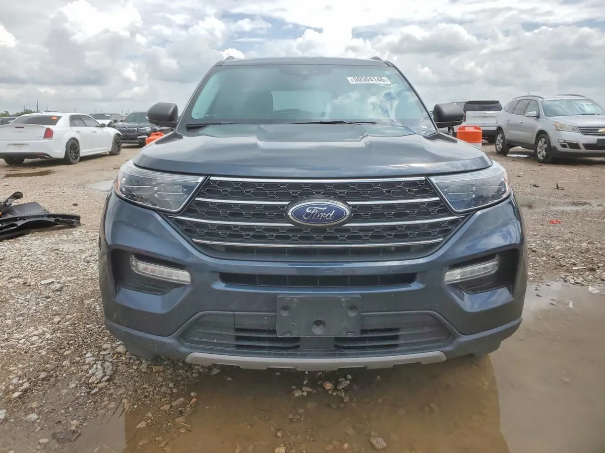 FORD EXPLORER XLT 2022